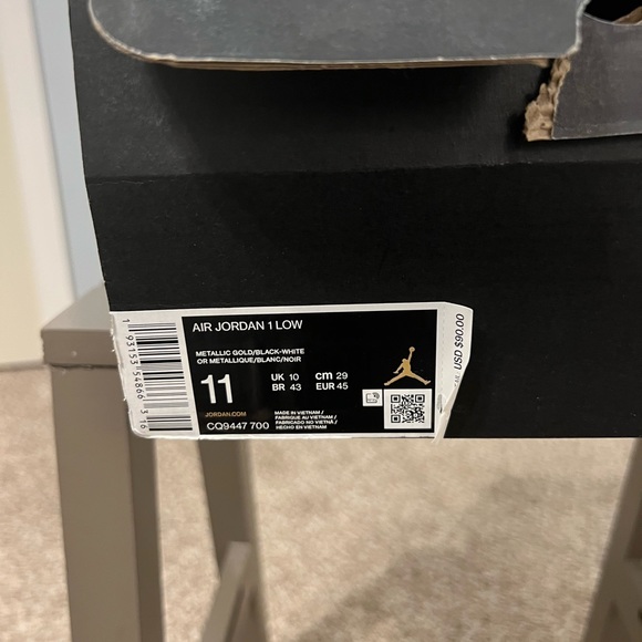 Air Jordan 1 Low Gold Toe - Picture 7 of 10